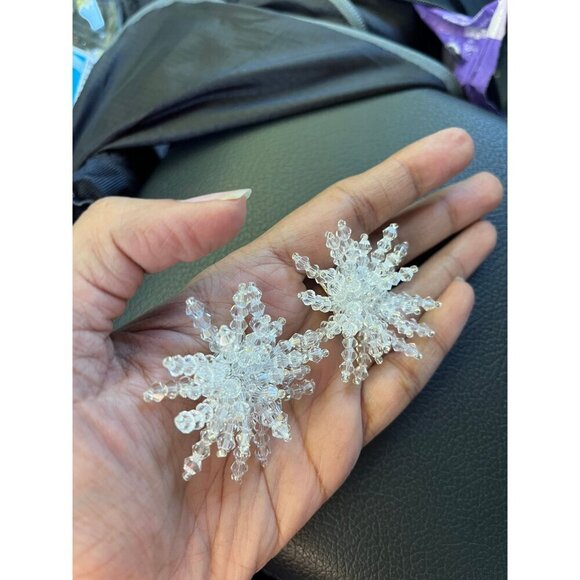 Clip on Chunky Clear Acrylic earrings , big studs snow flake star white earrings - Picture 4 of 6